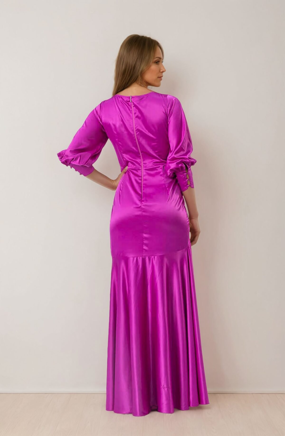 Vestido largo en satin fucsia de Cardamomo para eventos, bodas y fiestas en alquiler por Setical